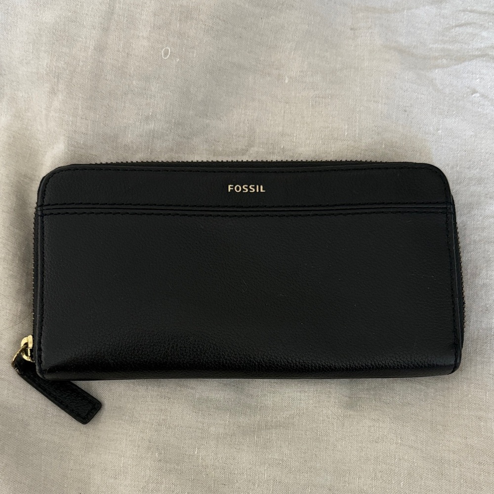 Fossil Black Zip-Around Wallet